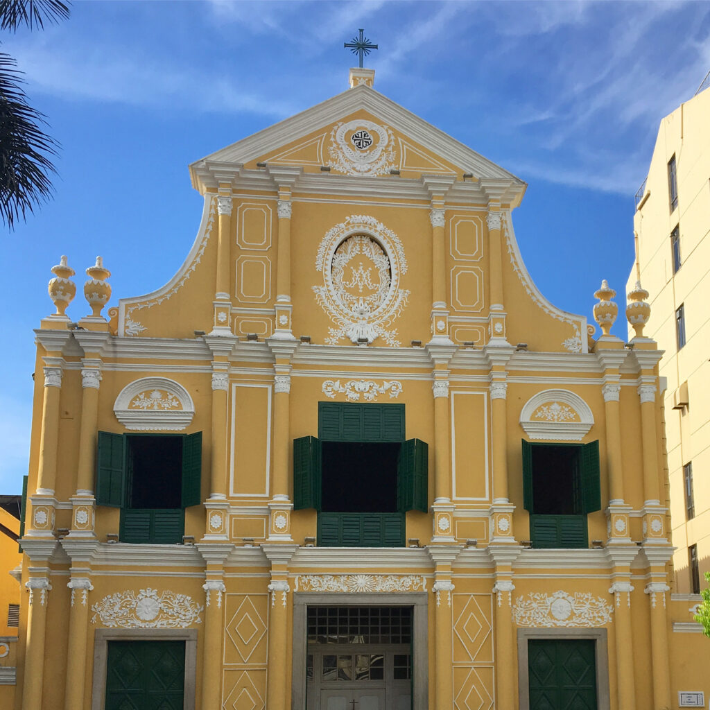 イエローが綺麗なマカオの聖ドミニコ教会を撮影した写真
